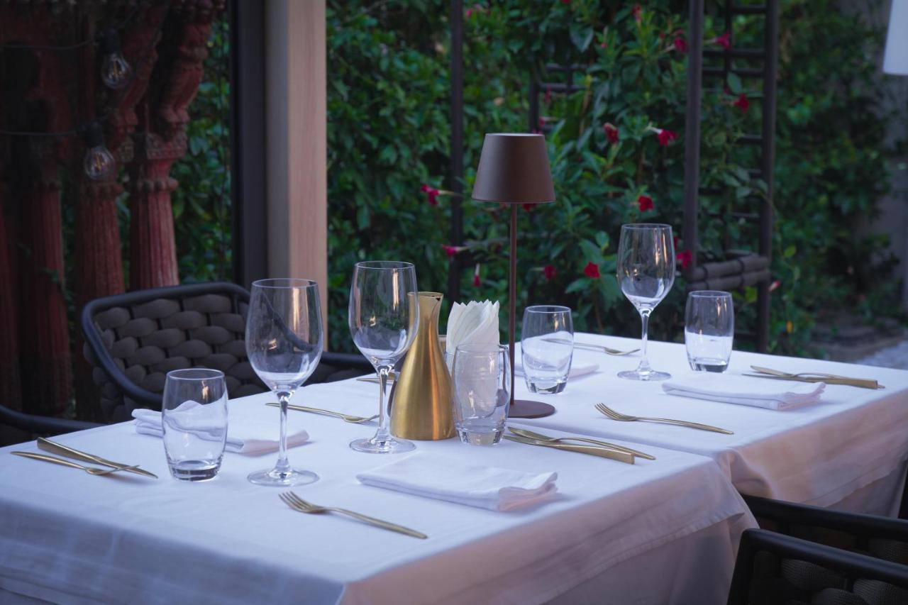Unique Boutique Hotel Antibes Juan-Les-Pins Buitenkant foto
