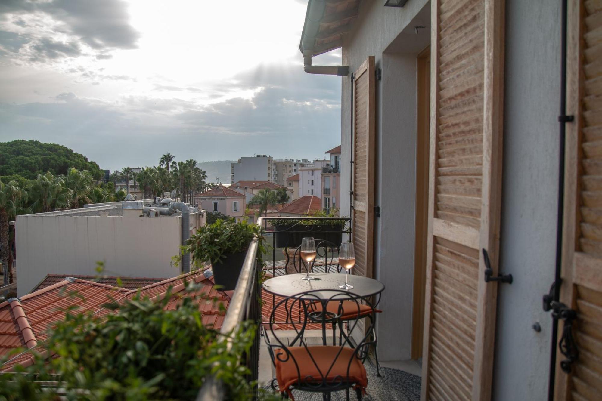 Unique Boutique Hotel Antibes Juan-Les-Pins Buitenkant foto