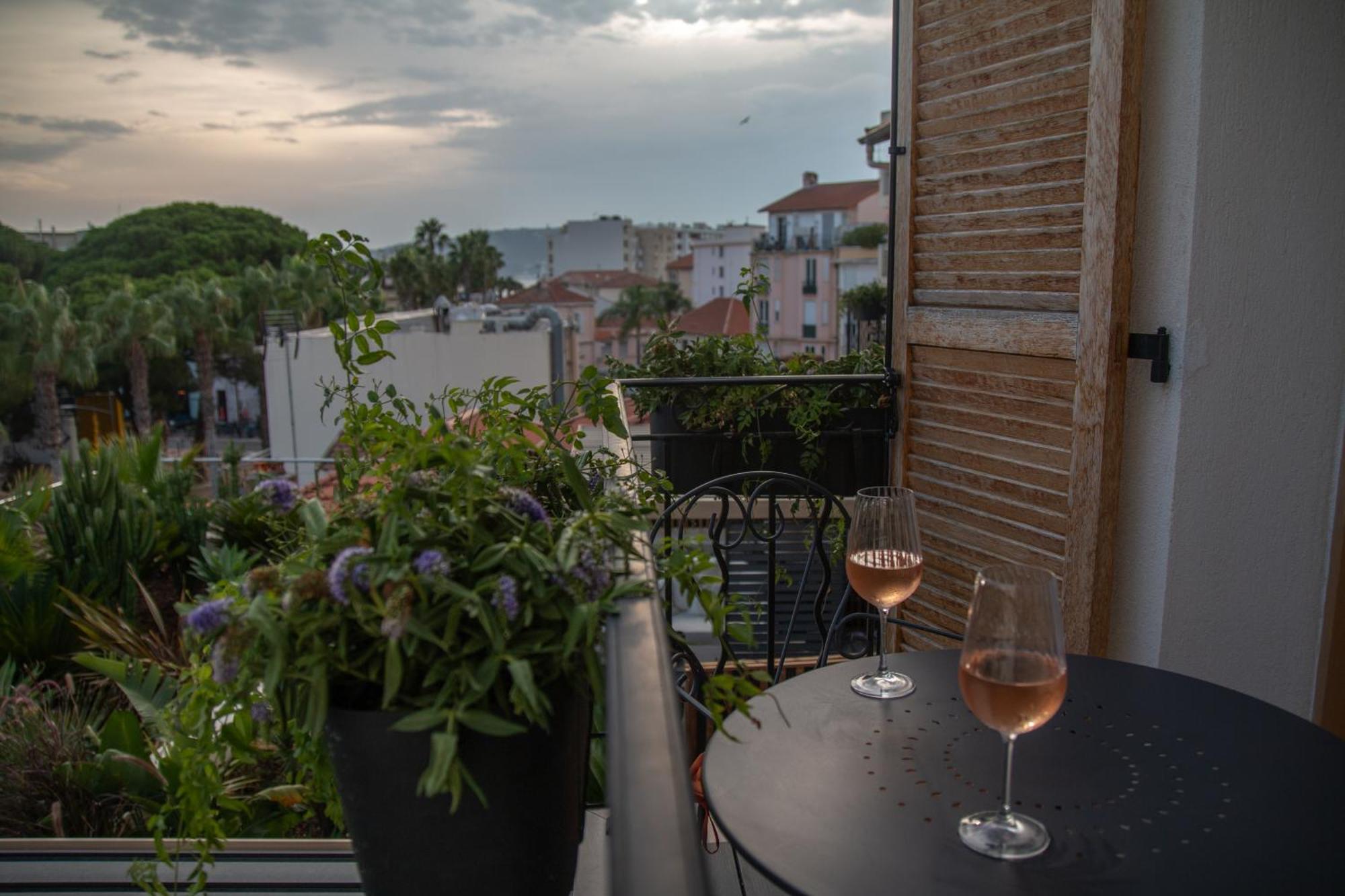 Unique Boutique Hotel Antibes Juan-Les-Pins Buitenkant foto